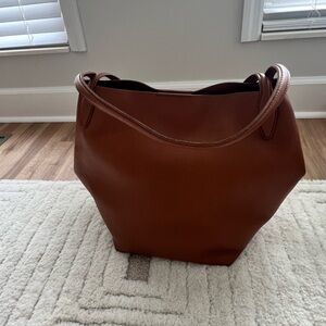 Madewell shopper Toe